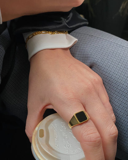 Dark 'Marlowe' Signet Ring