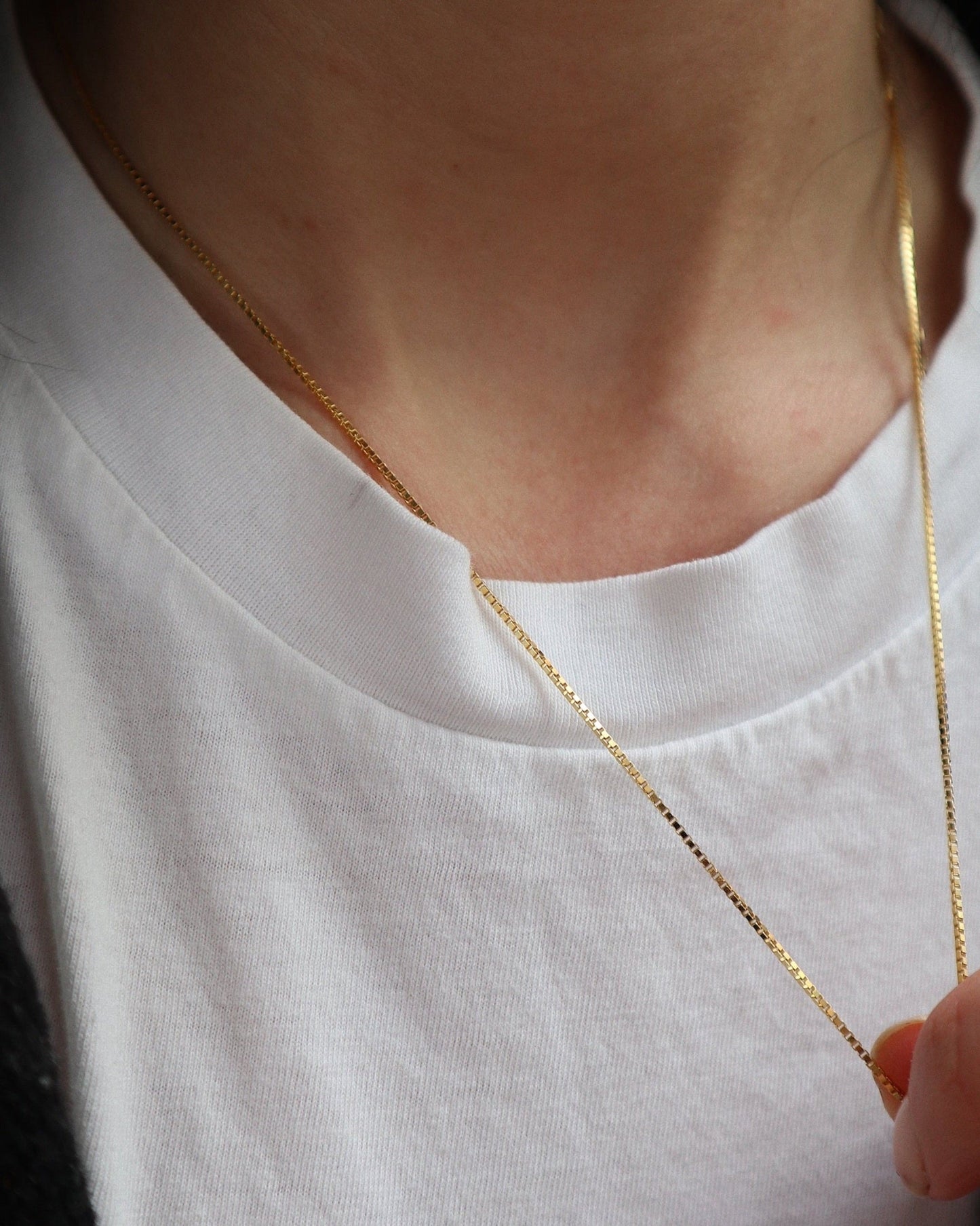 'Betsy' Box 18" Chain