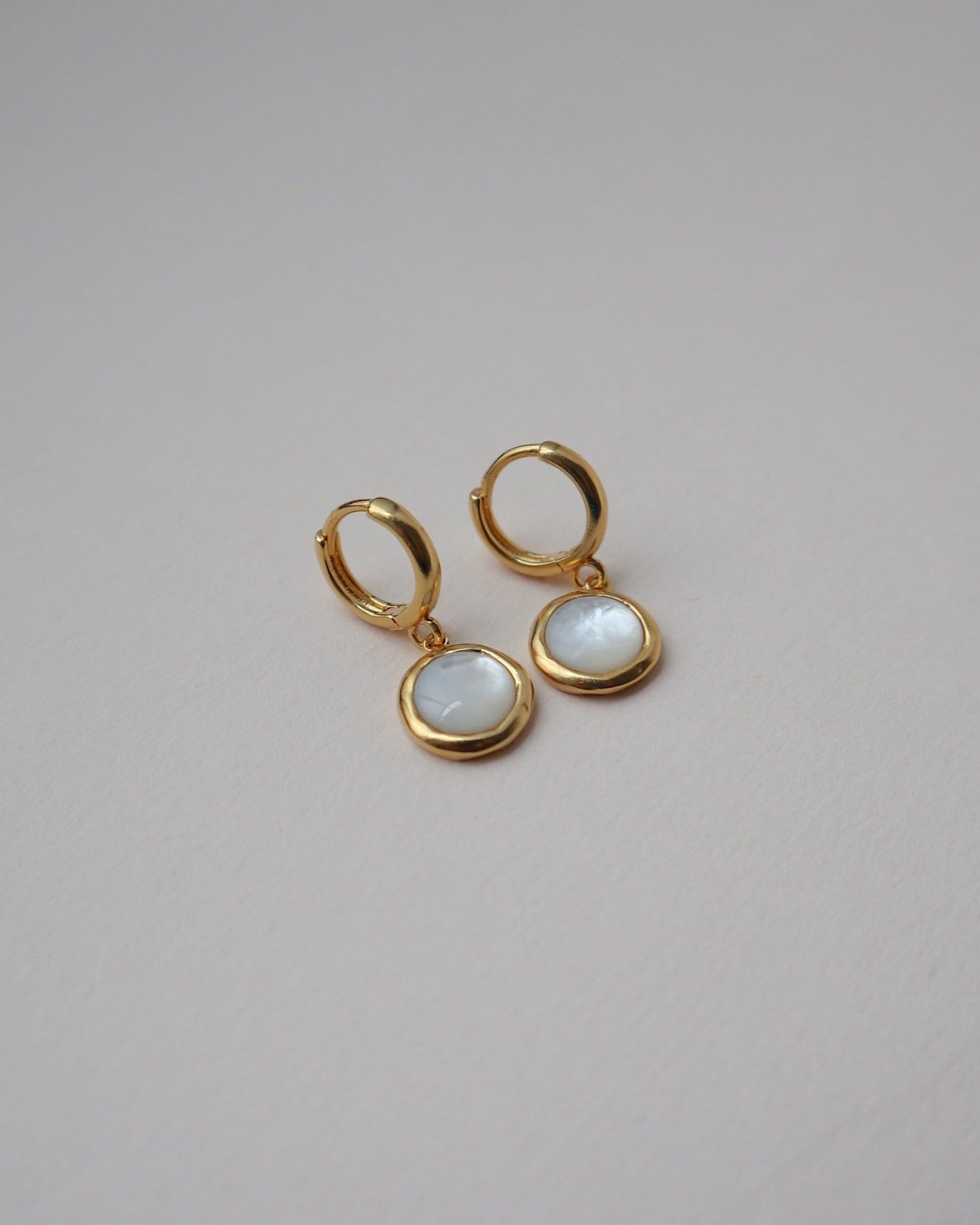 'Sigrid' Shell Huggies