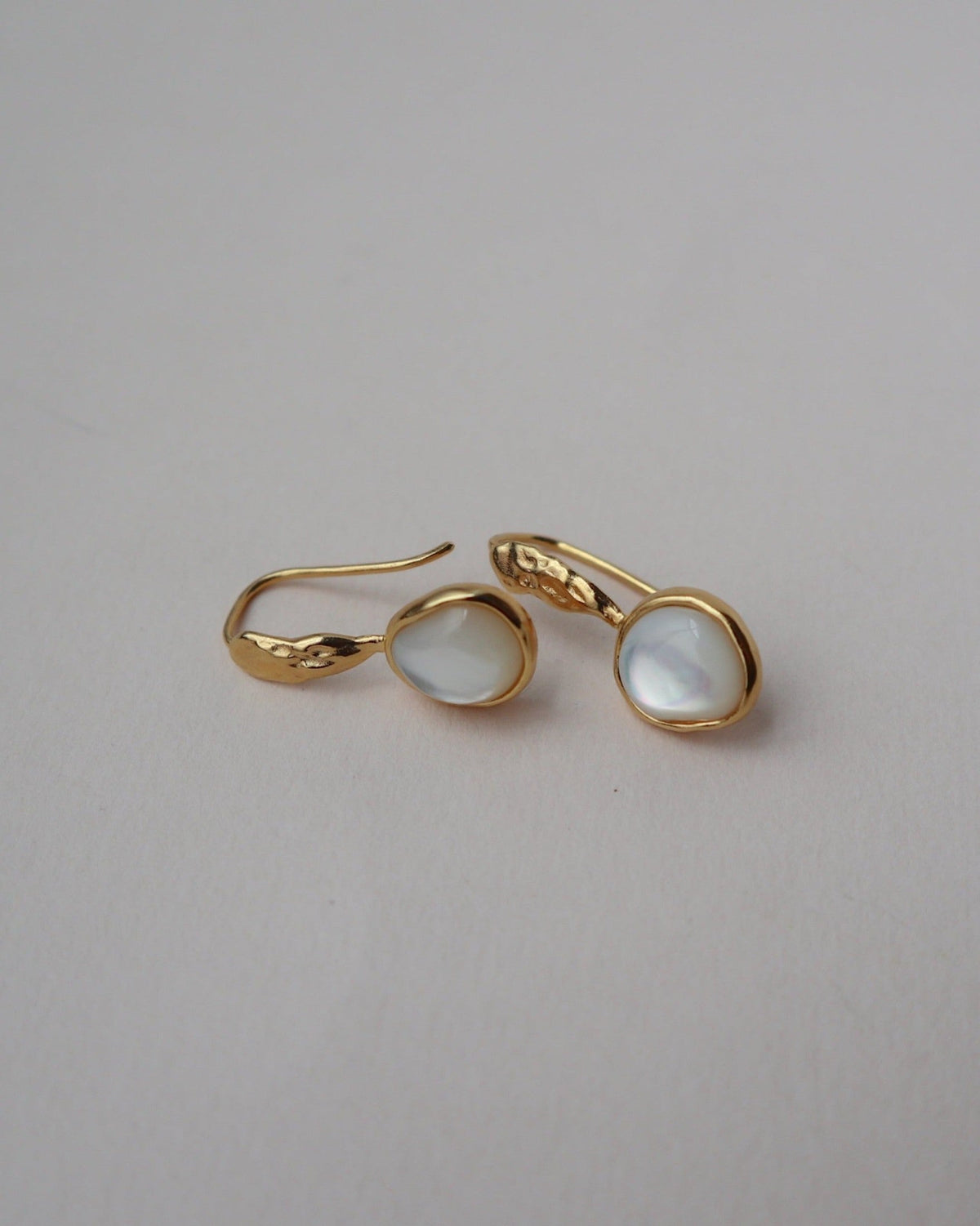 'Sigrid' Shell Drop Earrings