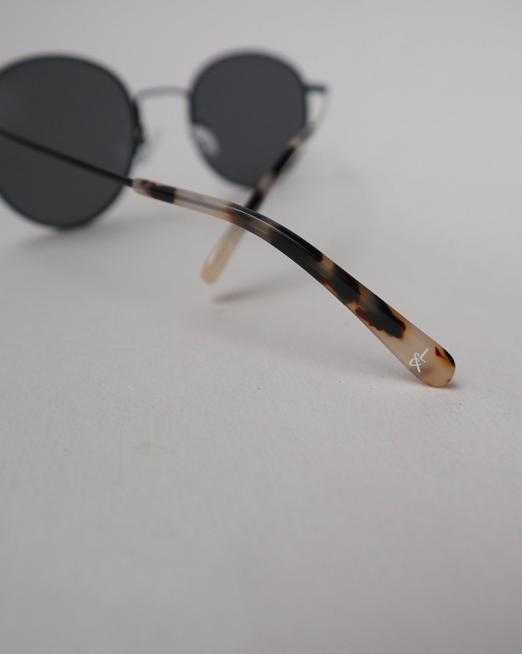 'Henri' Black Metal Sunglasses