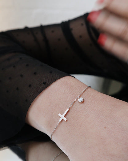 The Cross Chain Bracelet