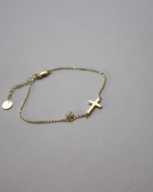 The Cross Chain Bracelet