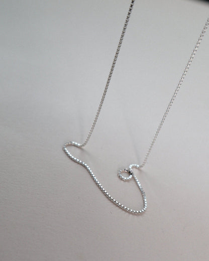 'Betsy' Box 18" Chain