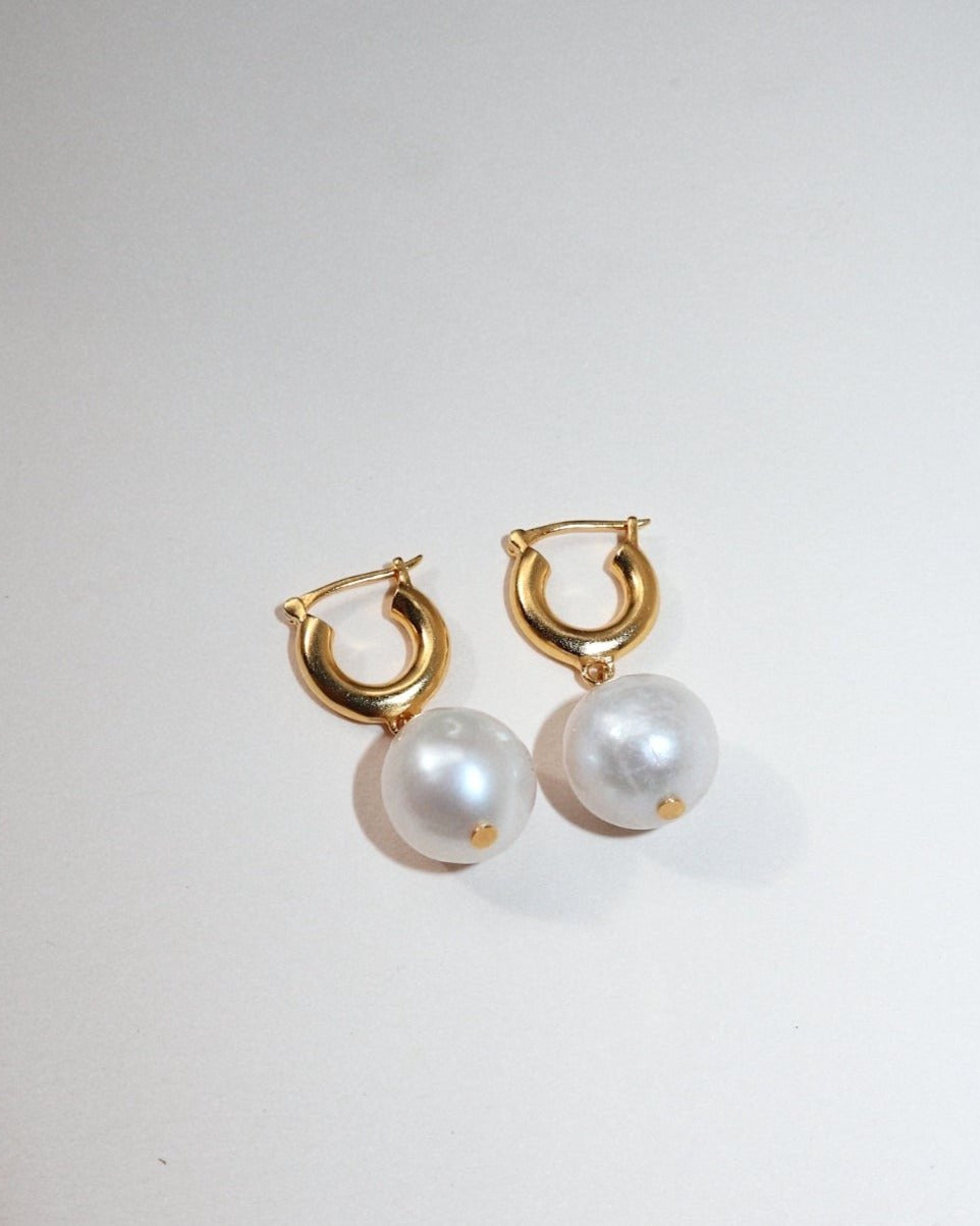 'Eloise' Pearl Huggie Earrings