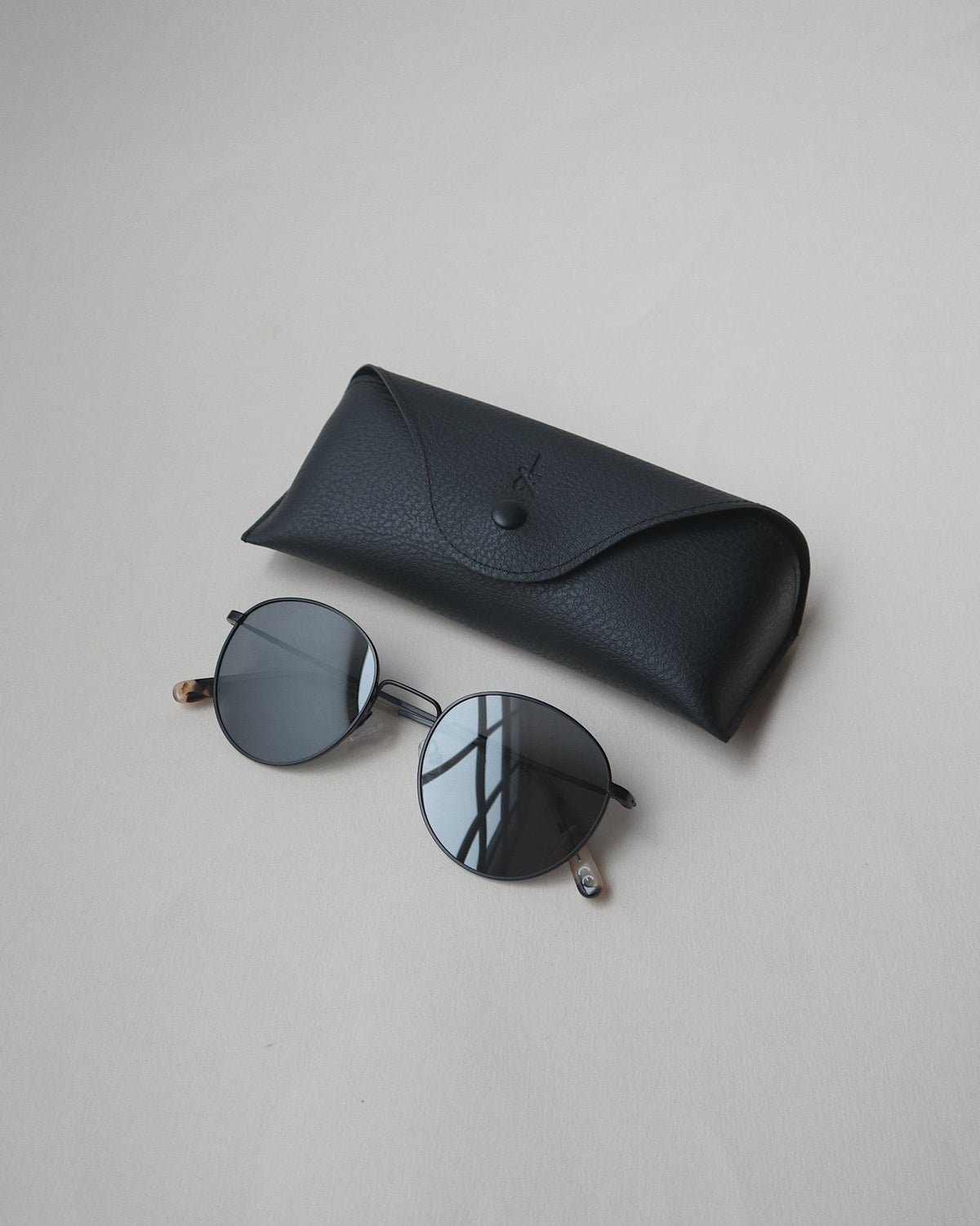 'Henri' Black Metal Sunglasses