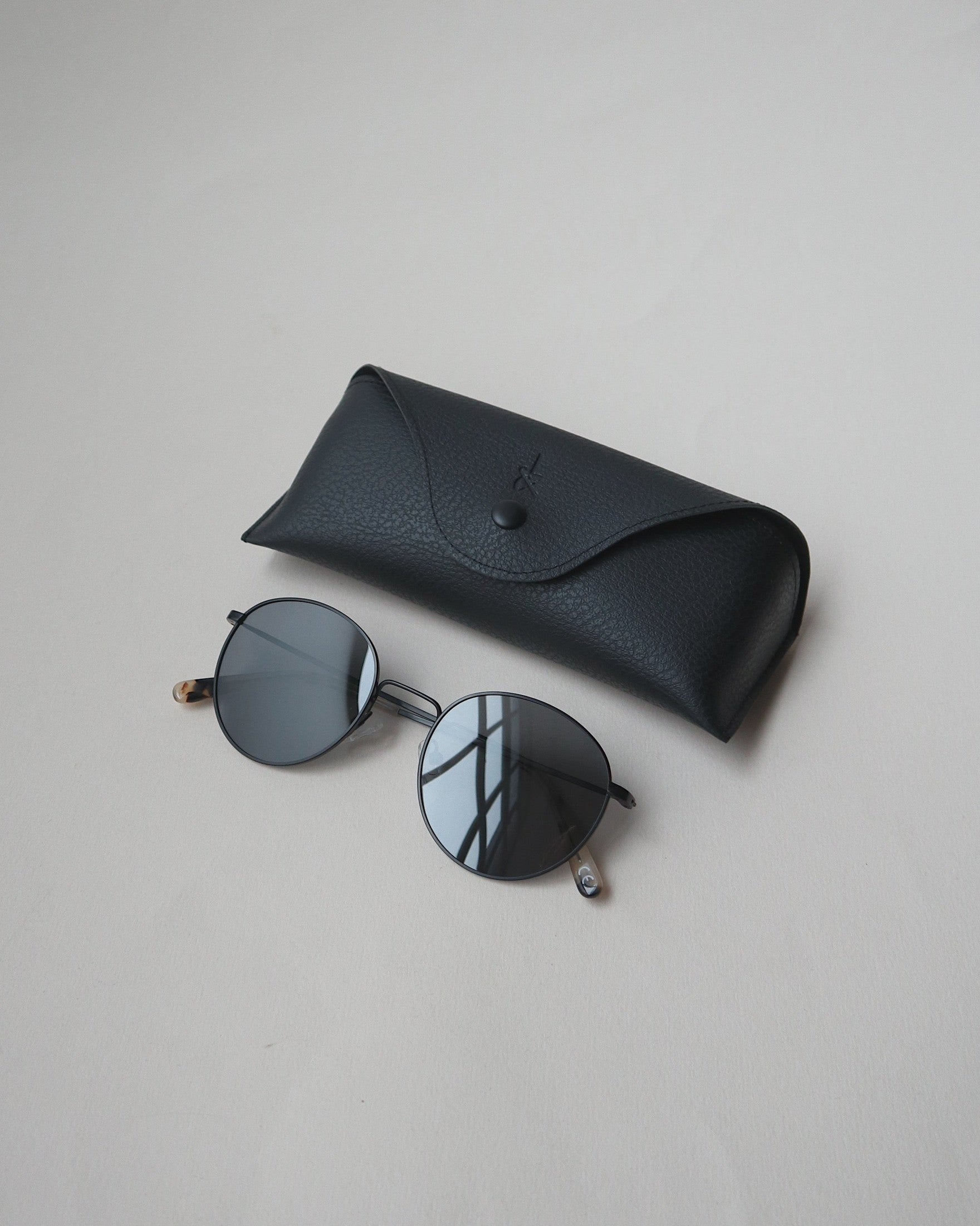 'Henri' Black Metal Sunglasses