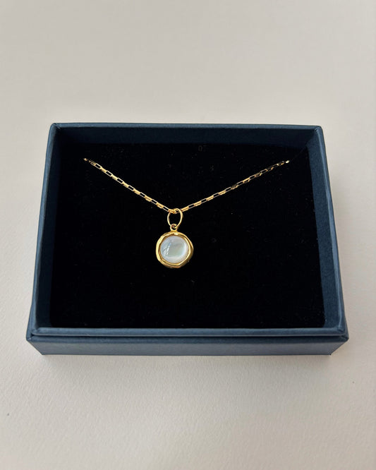 'Sigrid' Shell Necklace - Lines & Current